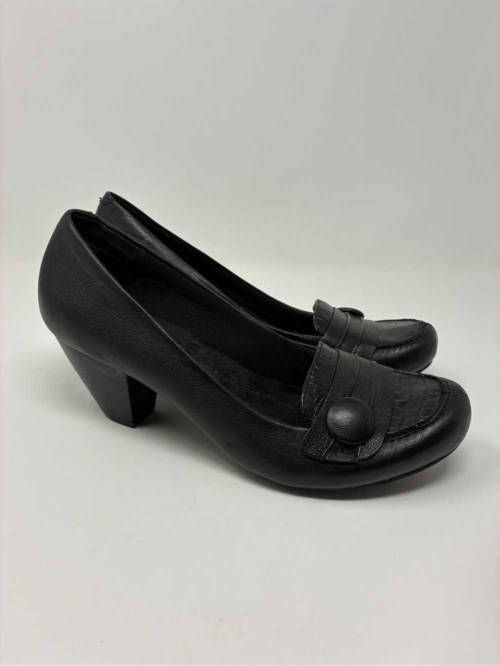 Women's Black Leather Mid Heel Loafer with Button Accent 9.5 Y2K